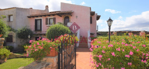 Elegant seaside apartment in Cala del Faro