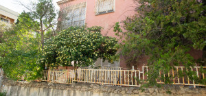 Golfo Aranci: Large villa to renovate between two beaches