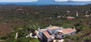 Seaview Villa with Swimming Pool in Suiles