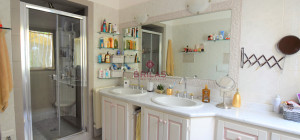 Seaview Villa with swimming pool in Suiles