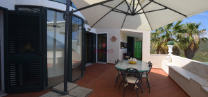Seaview Villa with swimming pool in Suiles