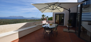 Seaview Villa with swimming pool in Suiles
