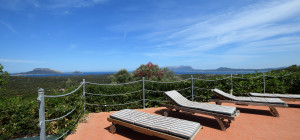 Seaview Villa with swimming pool in Suiles