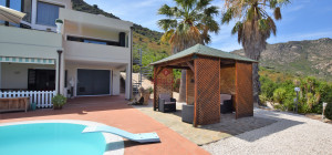Seaview Villa with swimming pool in Suiles