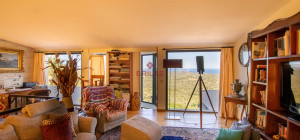 Seaview Villa with swimming pool in Suiles