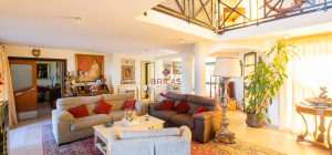 Seaview Villa with swimming pool in Suiles