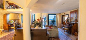 Seaview Villa with swimming pool in Suiles