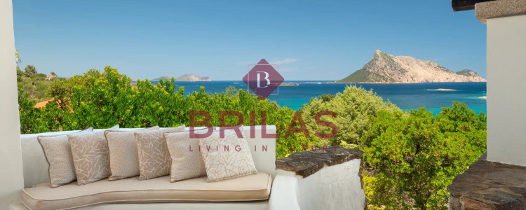 Cala Girgolu - Villa vista mare con piscina