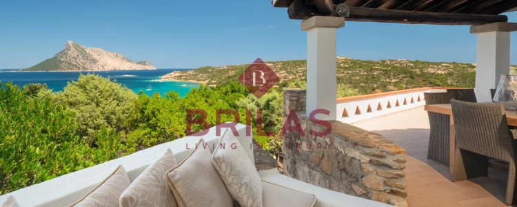 Cala Girgolu - Villa vista mare con piscina