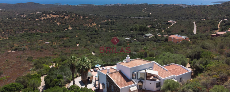 Villa con piscina, vista mare a Suiles